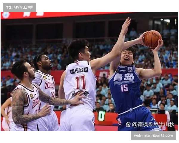 防守端身体对抗容忍度 季后赛与常规赛尺度差异